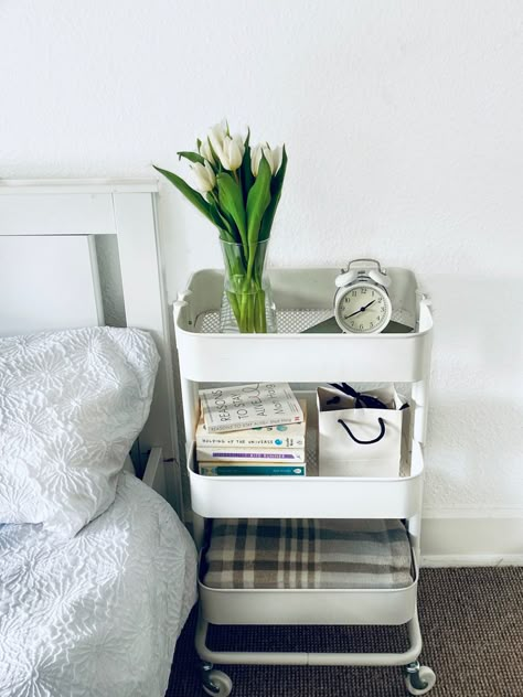 Trolley Organisation, Trolley Decor, Trolley Ideas, Bedroom Cart Ideas, Trolley Aesthetic Room Decor, Raskog Bedside Table, Ikea Trolley Ideas Bedroom, Cart Ideas Bedroom, Raskog Cart Bedroom