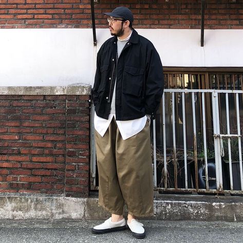 Mens Oversized Outfits, Male Fashion Plus Size, Men’s Wide Leg Pants, Big Man Style Outfits, Plus Size Male Fashion Casual, Japan Men Outfit, Plus Size Men Outfits Formal, Bigger Guys Fashion Outfit, Plus Size Guy Outfits