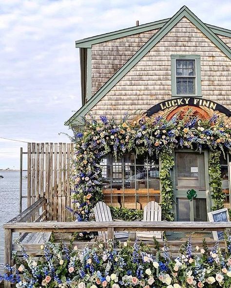 We could spend all day at this seaside cafe! 🌸📷: @kdimascio #CLPicks Coastal Cafe, Seaside Cafe, Cafe Exterior, Hamptons Summer, Living Photo, Enchanted Home, Diy Picture Frames, California Cool, Shop Front Design