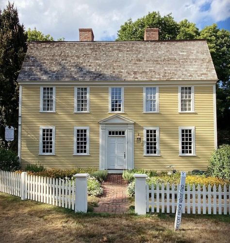 Cream Colored Cottage Exterior, Yellow Country House, Colorful Colonial Exterior, Pale Yellow Exterior House Colors, Yellow House Shutters, Yellow Colonial House Exterior, Yellow Farmhouse Exterior, Yellow Exterior House Colors, Exterior Bungalow