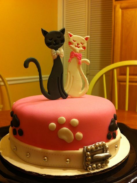 Cat cake. Whimsical Cakes, Cake Lol, Cat Cakes, 6 Inch Cake, Deco Cupcake, Artist Cake, Art Cake, Animal Cakes, Beautiful Birthday Cakes