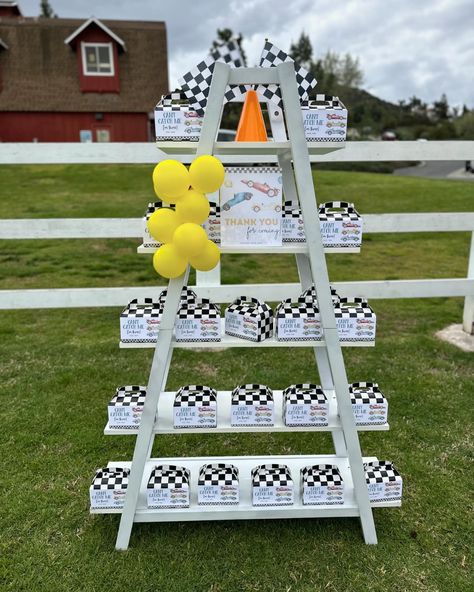 Can’t catch me I’m THREE 🏎️ 🏁 Great decor by the mom ❤️🤍🖤 Moms we do it all because we love our kiddos so much 😍 Cant Catch Me Im 3, Kids Party Themes, Birthday Themes, Third Birthday, April 13, Theme Ideas, 3rd Birthday, Birthday Theme, Kids Party