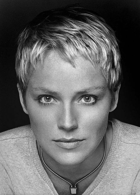 Sharon Stone Hairstyles, Short Hair Trends, Super Short Hair, Hair Styles 2017, Sharon Stone, Very Short Hair, Short Pixie Haircuts, Short Blonde, Short Blonde Hair