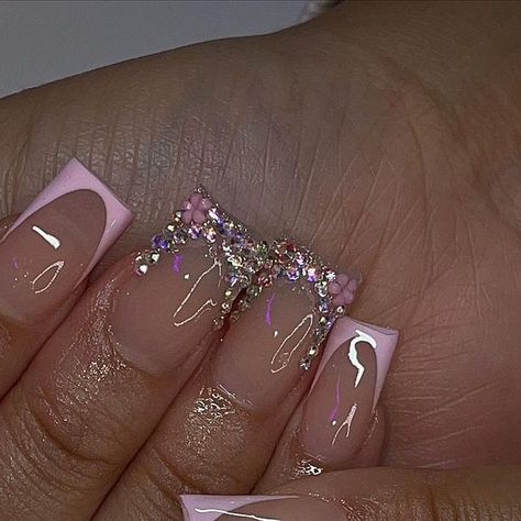 Enny’s Glamroom 💖 on Instagram: "baby pink with bling shorties 💕💕🎀" Short Acrylic Bling Nails Ideas, Bedazzled Short Nails, Shorties Inspo Nails, Short Square Bling Nails, Short Acrylic Nails Birthday Set Pink, Best Nail Designs 2024, Rinstonestone Nails, Short Nail Bling, Short Nails With Bling