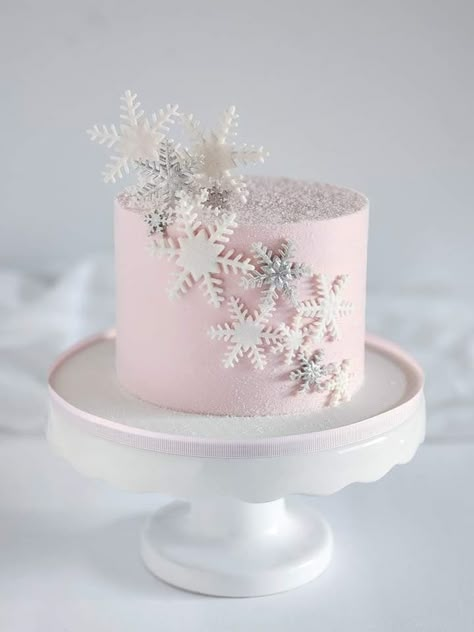 Snow Themed Cake, Pink Winter Onederland Cake, 1st Birthday Cake Winter, Winter Wonderland Smash Cake Girl, Winter Snowflake Cake, Christmas Themed Cakes Winter Wonderland, Winter Wonderland Tea Party, Snowflake Cake Ideas, Pink Winter Cake