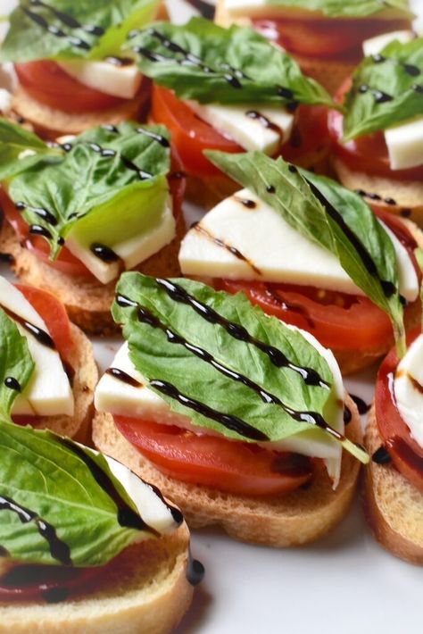 Mediterranean Cold Appetizers, Capris Appetizers, Caprese Crostini Appetizers, Mini Caprese Bites, Caprese Toast Appetizers, Caprese Hors D’oeuvres, Caprese Recipes Meals, Caprese Appetizer Bites, Caprese Snacks