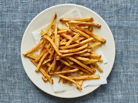 Potatoes Fries, Food Fries, Best French Fries, Fries Chicken, Air Fryer French Fries, Seasoned Fries, Making French Fries, French Fried Potatoes, French Fries Recipe