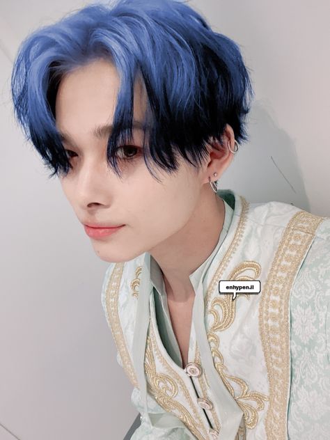 enhypen ni-ki blue hair edit Niki Enhypen Hair Color, Kpop Idol Hairstyles, Enhypen Blue, Niki Enyphen, Blue Flame, Blue Flames, Blonde Hair Color, Blue Hair, Kpop Idol