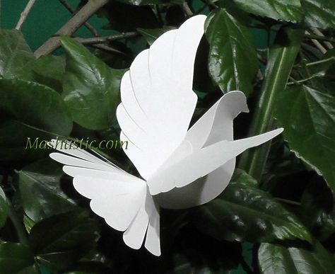 DIY paper dove with a printable template | Mashustic.com Paper Birds Diy, Paper Angels, Recuerdos Primera Comunion Ideas, Paper Mobile, Paper Bird, Paper Angel, Paper Christmas Decorations, Paper Flower Crafts, Paper Birds