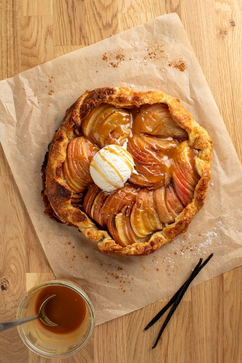 Apple Galette - The Mad Table Apple Tarte Tatin Recipe, Apple Galette, Christmas Specials, Apple Treat, Pies & Tarts, Pastry Dough, Fall Baking, Oui Oui, Cinnamon Apples