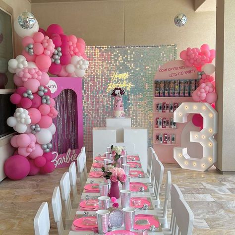 4 Year Birthday Party Ideas Barbie, In House Birthday Party Ideas, Barbie Themed 2nd Birthday Party, One Year Old Barbie Party, Barbie Signs Birthday Parties, 3 Year Birthday Theme Barbie, Barbie Themed First Birthday Party, Small Barbie Birthday Party, Barbie World Birthday Party