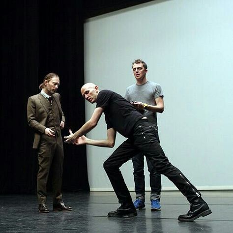 Garth Jennings working with Thom Yorke and choreographer Wayne McGregor - Ingenue #AFP Atoms For Peace, Wayne Mcgregor, Hail To The Thief, Thom Yorke Radiohead, Thom Yorke, Silly Photos, Radiohead, Music Memes, Winx Club