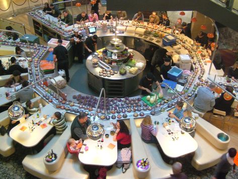 Sushi Belt, Yo Sushi, Conveyor Belt Sushi, Sushi Design, Model Train Sets, Restaurant Concept, Conveyor Belt, Sushi Restaurants, Sushi Bar