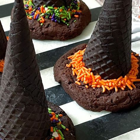 Broomstick Snack, Watch Party Snacks, Icing Sprinkles, Halloween Sweet Treats, Witch Broomstick, Witch Hat Cookies, Witch Cookie, Surprise Cookie, Fall Goodies