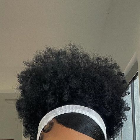 @jamillylenoir on Instagram: "😻🩷 . . . #fyp #explore #explorepage #pretty #afrohair" Cool Hairstyles For 4c Hair, Natural Afro Styles, Natural Hair Styles Long Hair, Afro Natural Hair, Black Girls Hair, Natural Hair Styling, Hair Styles For Afro Hair, Hair Natural, Black Woman Hair