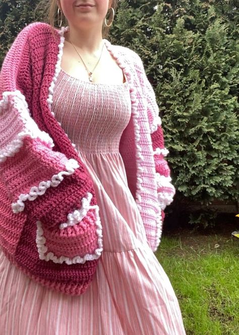 Pink Dress With Cardigan, Crochet Halloween Cardigan, Pink Crochet Cardigan, Cake Crochet, Diy Crochet Cardigan, Crazy Crochet, Crocheted Cardigan, Cardigan Handmade, Crochet Cardigans