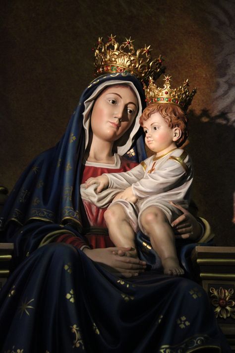 Statue of Our Lady of Grace in the Church of San Giovanni Rotondo, Italy. Our Lady Of Grace, History Of The World, Queen Of Heaven, Catholic Images, Immaculate Conception, Blessed Mother Mary, Small Boy, Saint Mary, Blessed Mother