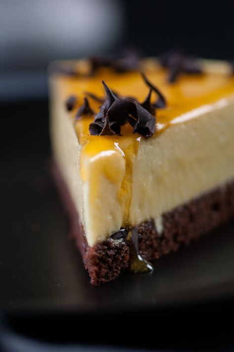 Passionfruit Mousse, Fruit Mousse, Passion Fruit Mousse, Layered Dessert, Fruitcake Recipes, Bar Recipes, Mousse Recipes, Mouse Cake, Cake Board