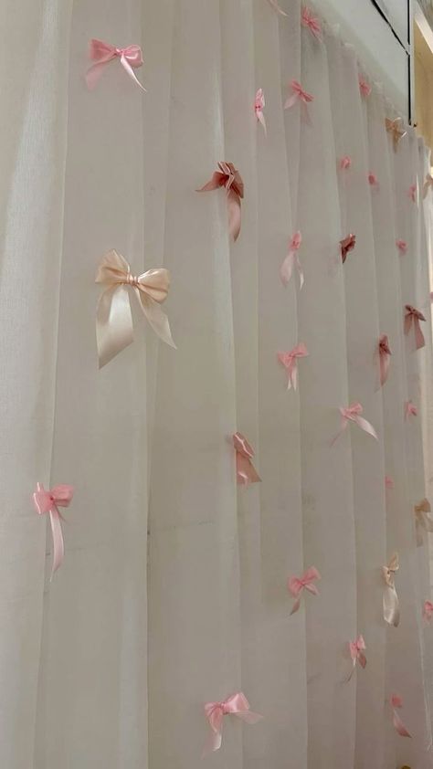 13 Birthday Room Decorations, Diy Pink Backdrop Ideas, Coquette Bday Decor, Coquette Birthday Backdrop, Coquette Decorations Party, Coquette Birthday Decor, Coquette Party Decor, Birthday Coquette Decoration, Pink Bow Party Decorations