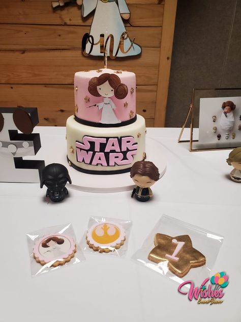 Jedi Princess Birthday Party, Girly Star Wars Party, Star Wars 1st Birthday Girl, Starwars Baby Shower Ideas Girl, Star Wars First Birthday Girl, Princess Leia Birthday Party, Princess Leia Cake, Star Wars Pregnancy Announcement, Star Wars Baby Shower Decorations