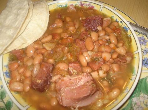 Make authentic Frijoles Charros (Mexican Cowboy Beans) with one of my favorite recipes. I'll show you how with step-by-step directions. How to Make Frijoles Charros: 1. Clean sort and rinse pinto beans in cold water. Put into a deep heavy pot add about 10/12 cups cold water. Put on stove over a high flame, add all o... Mexican Sides, Beans With Ham, Mexican Cowboy, Charro Beans, Bean Dishes, Authentic Mexican Recipes, Cowboy Beans, Recipe Photo, Hot Salsa