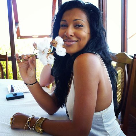 Melanie Fiona. Beautiful and underrated. Sugar Aesthetic, Melanie Fiona, Queen Sugar, Ethnic Beauty, Black Hollywood, Brown Women, Dark Skin Women, American Beauty, Pretty Woman