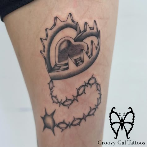 Heart bear trap Let’s talk about your tattoo needs 📞 Taking appointments for August ✨ 🖤 🖤 🖤 🖤 🖤 🖤#tattoo #tattoos #tat #ink #inked #tattooed #tattoist #art #design #instaart #tattooartist #blackink #solidink #xtremeink #tattooink #tattooartist #art #artist #artistic #artists #arte #dibujo #myart #artwork #illustration #graphicdesign #graphic #explorepge Heart Bear Trap Tattoo, Bear Trap Tattoo, August Tattoo, Trap Tattoo, Taking Appointments, Trap Art, Bear Trap, Knee Tattoo, Love Bear