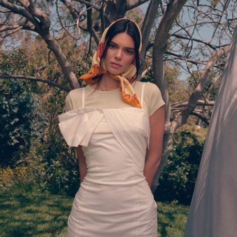 @kendallandkylie Outfit Kendall Jenner, Kendall Ve Kylie, Gigi Bella, Kylie Jenner Photoshoot, Kendal Jenner, Kendall Style, Green Bras, Jeju Island, Kendall Jenner Outfits