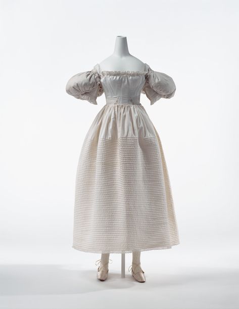 Sleeve-pads with petticoat worn in the 19th century under the dress to create more volume under a gown. The Kyoto Costume Institute. 1830s Fashion, 19th Century Fashion, Costume Institute, Under Dress, Historical Costume, Historical Dresses, Fashion Plates, Fashion 2018, Historical Clothing