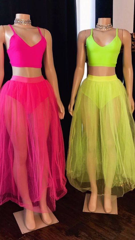 Neon Party Dress Ideas, Outfit Neon Party Night, Neon Birthday Outfit, Glow Party Outfit Women, Neon Clothes Party, Neon Party Outfit For Women, Neon Themed Party Outfit, Neon Party Ideas Outfit, Neon Theme Outfit