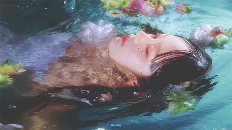 Kpop Gifs Banner, Water Header Aesthetic, New Jeans Gif Icon, Kpop Header Gif, Newjeans Banner Discord, Laptop Gif Wallpaper, Newjeans Gif Banner, New Jeans Gif Kpop, Kpop Gifs Aesthetics