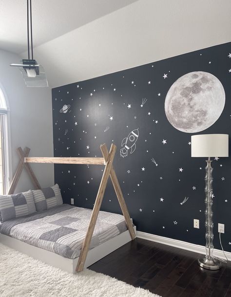 Night Sky Bedroom Toddler Space Room, Night Sky Bedroom, Toddler Boy Room Themes, Boys Space Room, Sky Bedroom, Boys Space Bedroom, Outer Space Bedroom, Boy Room Themes, Boys Bedroom Paint