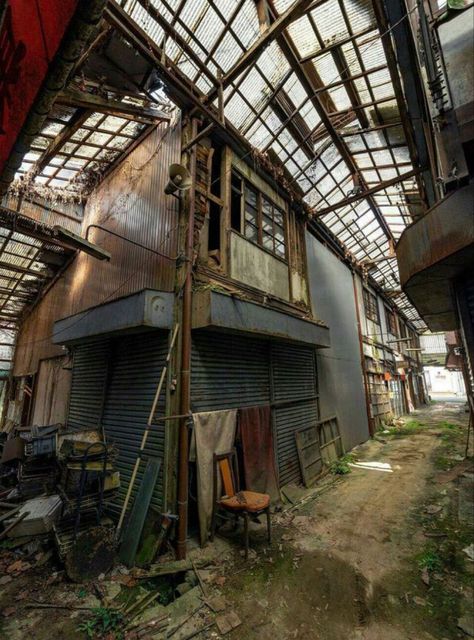 Abandoned Urban Places, Junker Aesthetic, Post Apocalyptic Buildings, Grunge Building, Abandoned City Aesthetic, Dystopian Buildings, Apocalypse Reference, Run Down Buildings, Urban Apocalypse