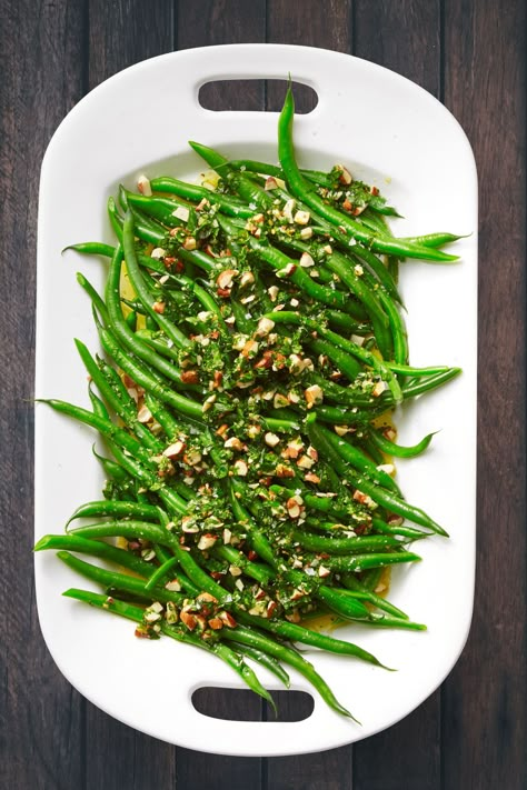 Gremolata Recipe, Delicious Green Beans, Green Beans Side Dish, Thanksgiving Side Dishes Easy, Thanksgiving Side, Christmas Food Dinner, Green Bean Recipes, Think Food, Thanksgiving Sides