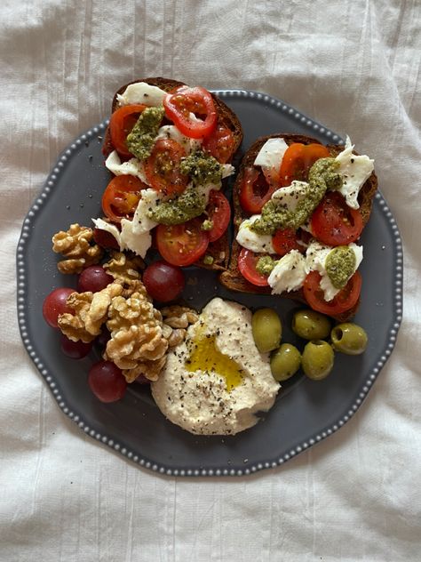 Bread Olive Oil, Pesto Eggs, Tomatoes Mozzarella, Red Pesto, Turkish Breakfast, Gf Bread, Lemon Herb, Egg Toast, Egg Diet