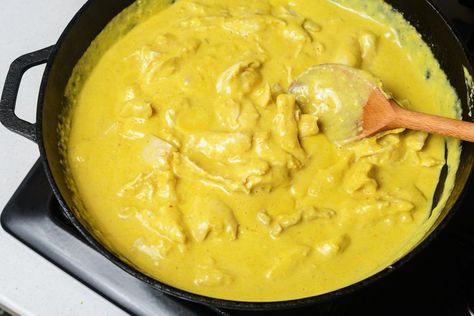 Aji de Gallina: Peruvian Spicy Creamed Chicken Spicy Chicken Stew, Peruvian Chicken Recipe, Creamed Chicken, Cream Chicken Recipes, Peruvian Chicken, Peruvian Dishes, South American Recipes, Peruvian Cuisine, Peruvian Recipes