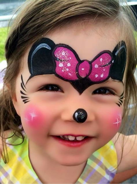 Minnie mouse More Minnie Mouse Face Paint, Minnie Mouse Face Painting, Mouse Face Paint, Disney Face Painting, Bodysuit Tattoos, Girl Face Painting, Face Painting Easy, Kids Face Paint, Face Painting Halloween