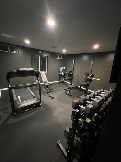 Rogue Gym Home, Black At Home Gym, Black Home Gym Workout Rooms, At Home Gym In Garage, Gym No Windows, Gym In Apartment, All Black Home Gym, Weight Room Aesthetic, Rogue Home Gym