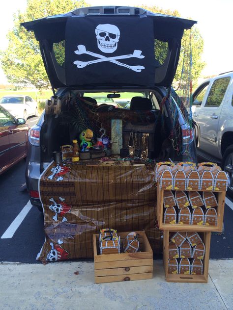 This years pirate trunk or treat! Pirate Trunk Or Treat, Trunk Or Treat Ideas, Pirate Halloween, Harvest Party, Halloween Eyeballs, Meteor Garden 2018, Treat Ideas, Trunk Or Treat, Pirate Theme