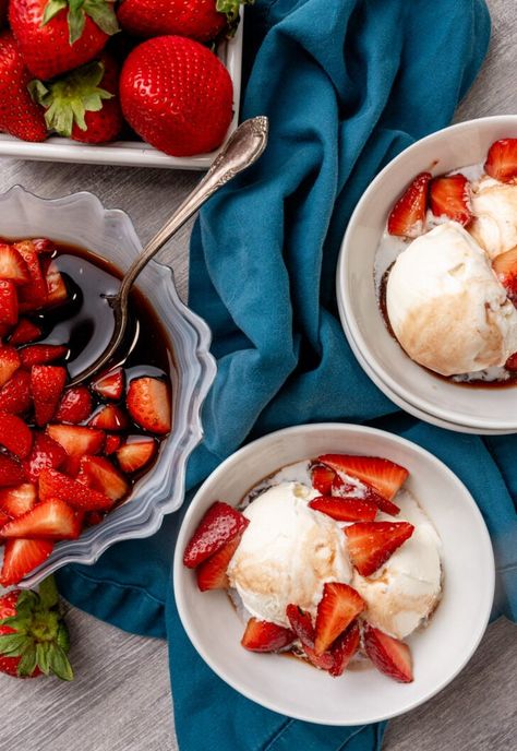 Easy Balsamic Vinegar Strawberries Desserts With Balsamic Vinegar, Balsamic Strawberries, Fresh Recipe, Strawberry Balsamic, Brown Sugar Glaze, Pork Glaze, Ice Cream Toppings, Balsamic Glaze, Bake Sale