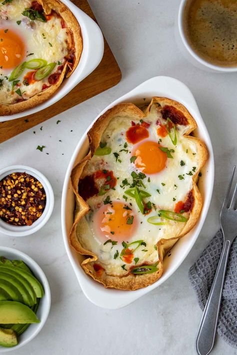 Tortilla Egg Breakfast Pizza, Tortilla Baked Eggs, Breakfast Tortilla Egg Bake, Baked Egg Tortilla, Tortilla Egg Bake, Kay Nutrition, Egg Bake Recipe, Tortilla Recipes, Egg Tortilla