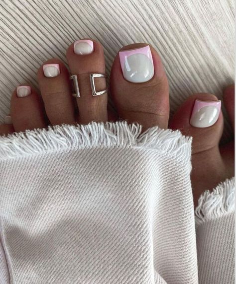 Fall Toe Nail Designs, Toe Nail Designs For Fall, French Toe Nails, French Pedicure Designs, Fall Toe Nails, Cute Pedicures, Pink Tip Nails, French Pedicure, Pedicure Ideas