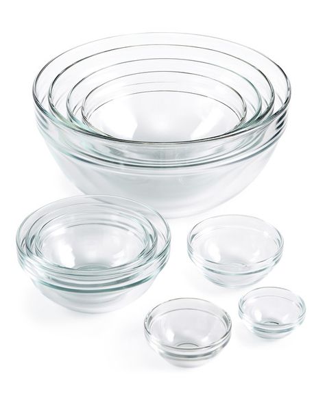 Glass nesting bowls are a multitasker in the kitchen, saving you important storage space. Use them as mixing bowls for baked treats and serving bowls for dips. This 10-piece set ranges from a small 1.24 oz bowl, great for pinches of salt, to a larger 4.5 qt bowl, perfect for whipping up a birthday cake. Even better, the entire set only takes up the space of one bowl. Cooking Carrots, Kitchen Devices, Desain Pantry, Mixing Bowl Set, Glass Mixing Bowls, Mixing Bowls Set, Cool Kitchen Gadgets, Kitchen Equipment, Mixing Bowls