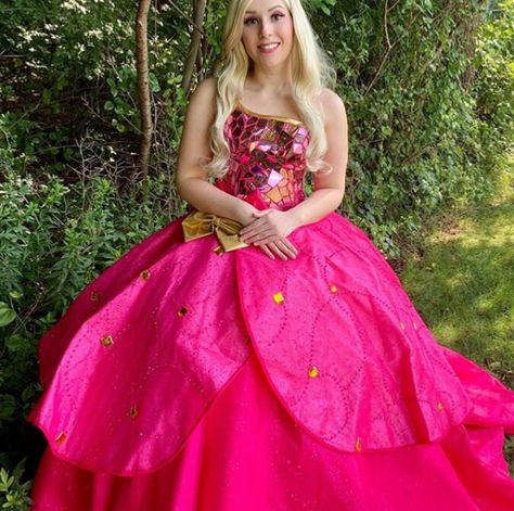 Barbie princess charm school Cosplay Barbie Princess Charm School, School Cosplay, Barbie Cosplay, Check On Me, Princess Charm School, Princess Charming, Girl Cosplay, Barbie Costume, Princess Cosplay