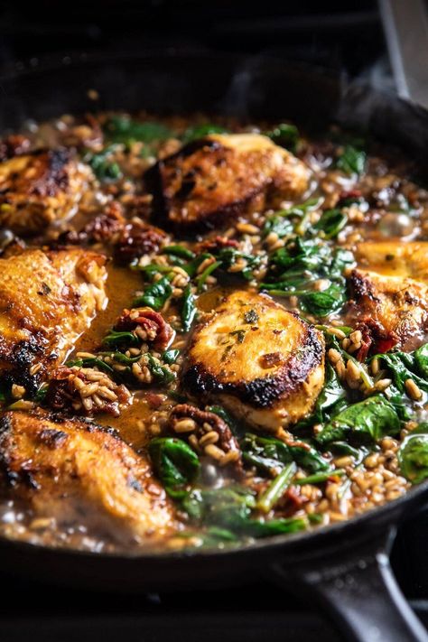 One Skillet Greek Sun-Dried Tomato Chicken and Farro | halfbakedharvest.com #skilletrecipes #chicken #healthyrecipes #onepan #easyrecipes Halfbakedharvest Recipes, Greek Inspired Dinner, Greek Sun, Farro Recipes, Half Baked Harvest Recipes, Greek Chicken Recipes, Tomato Chicken, Mediterranean Meals, Side Angle