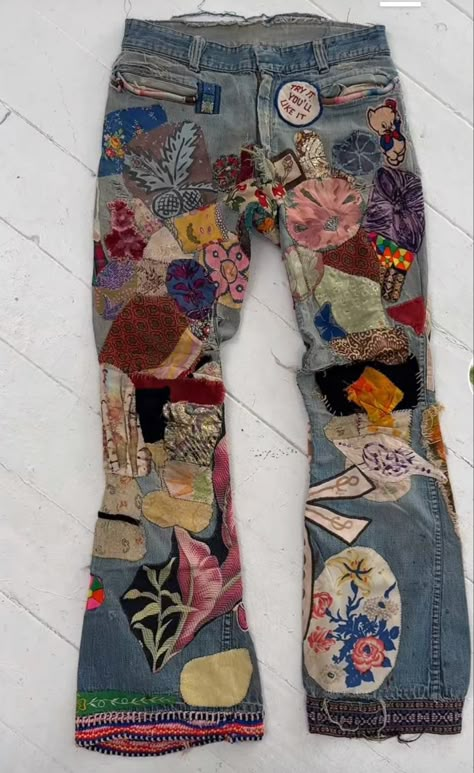 Patch Work Overalls, Jean Alterations, Pant Patches, Refurbished Clothes, Patchwork Jeans Outfit, Pants With Patches, Diy Clothes Refashion Upcycling, Pants Patches, Diy Boho Clothes