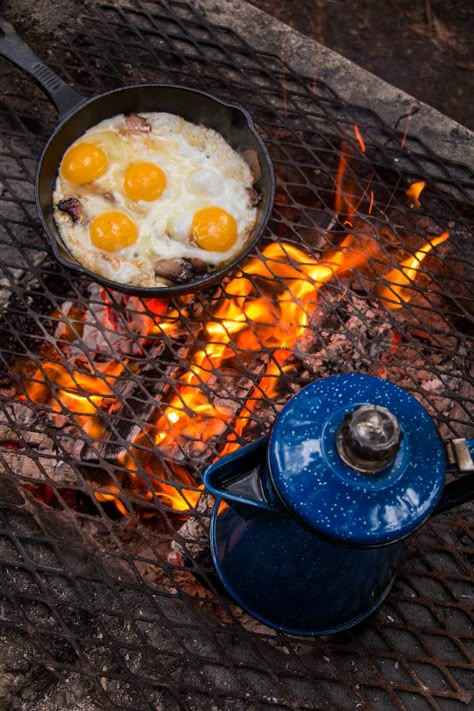 Cooking In Nature, Big Sur Camping, Best Camping Meals, Camping Hacks Food, Spring Camping, Cooking Camping, Easy Camping Meals, Camp Food, Camping Photography