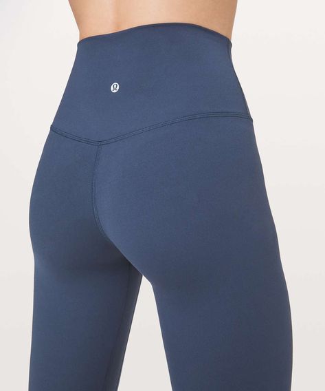 Alaska Autumn, Lululemon Clothing, Women Workout Clothes, Navy Workout, Quotes Workout, Woman Workout, Gym Bra, Lulu Leggings, Lululemon Outfits