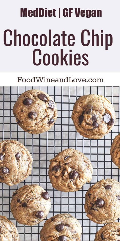 Vegan Chocolate Chip Cookies Mediterranean Diet Friendly, these cookies can be made paleo and sugar free. Delicious cookie recipe that is friendly to diets! Chocolate Covered Banana Bites, Chocolate Avocado Brownies, Strawberry Oatmeal Bars, Blueberry Crumble Bars, Diet Cookies, Vegan Chocolate Chip Cookies, Sugar Free Chocolate Chips, Healthy Desserts Easy, Delicious Cookie Recipes