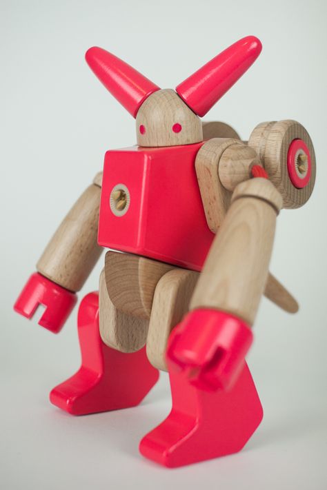 EQBot by sung jang Wooden Robot, Toy Robot, Presents For Boys, Wood Games, Lovely Photo, Christmas Gifts For Boys, Robot Toy, Vinyl Toys, Designer Toys